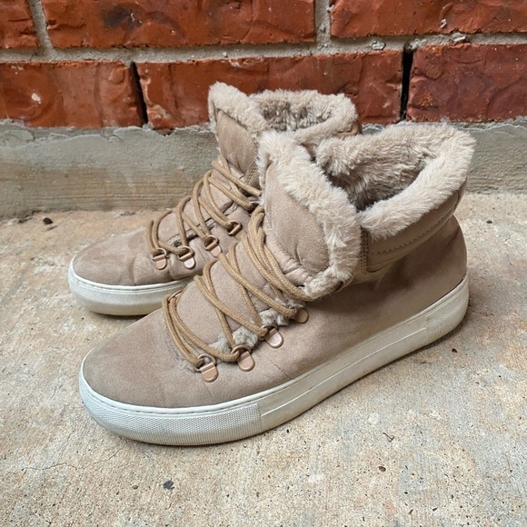 Madden Girl Womens 9 Beige Suede Breezy Sherling Ankle Booties Boot Sneakers - Picture 1 of 8